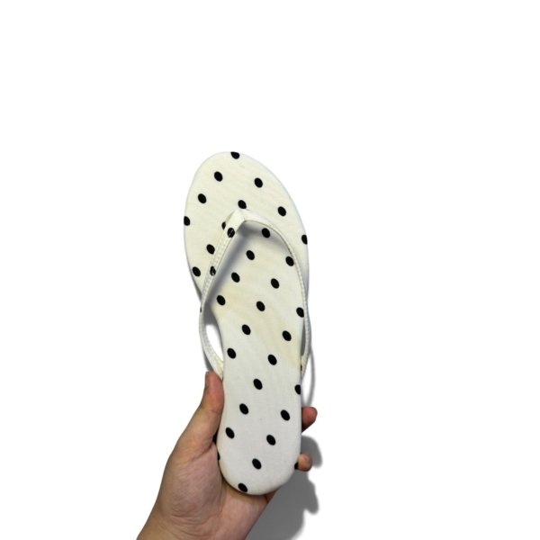 Polka dots slipper