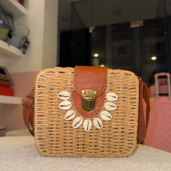 Shell Crossbody Bag